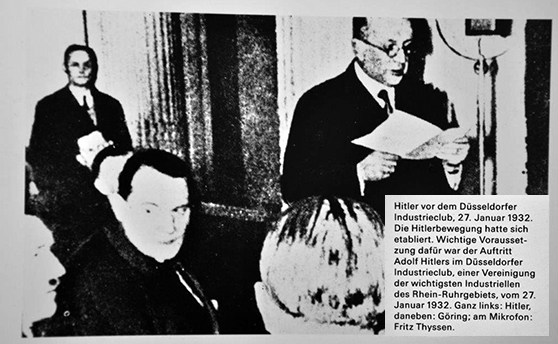 Hitler vor dem Düsseldorfer Industrieclub, 27. Januar 1932.