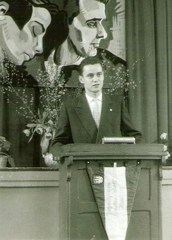 Geschwister Scholl Gedenkveranstaltung in Hamburg am 21.2.1960, RednerUlrich Sander (18 Jahre) Geschwister Scholl Gedenkveranstaltung in Hamburg am 21.2.1960, RednerUlrich Sander (18 Jahre)